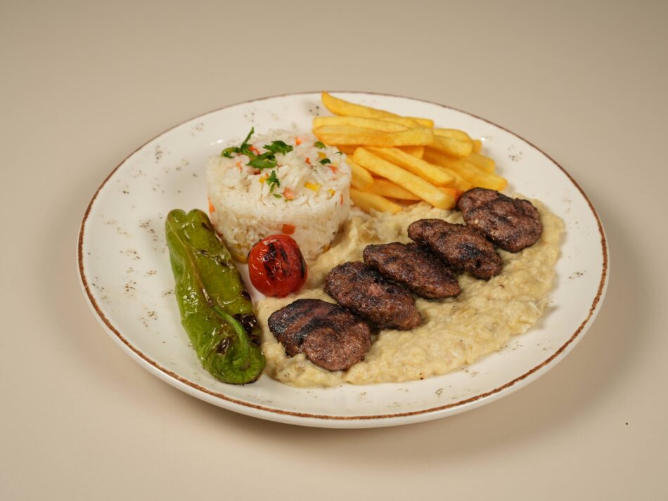BEĞENDİLİ IZGARA KÖFTE